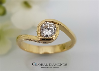 18ct Yellow Gold Crossover Solitaire Diamond Ring