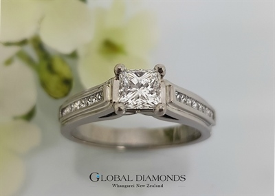 18ct White Gold Claw Set Princess Cut Diamond Ring